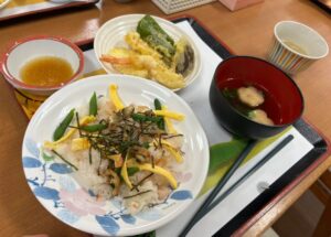 秋の味覚　食イベント　ちらし寿司・天ぷら御膳🍤🍄🍣