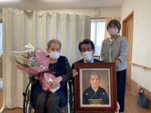 焼津市内の100歳以上の方に☆