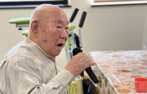 天気が良いんで換気をしながらカラオケ♪です(〃艸〃)ムフッ
