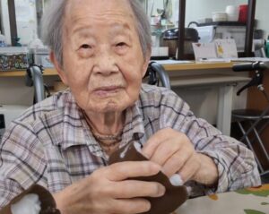 秋の壁画づくりしています(〃艸〃)ムフッ