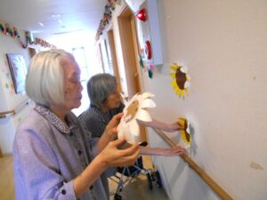 ~2階廊下壁紙が完成しました🌻✨~