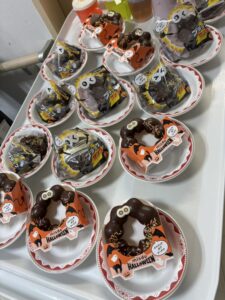 おやつレク🎃ド－ナッツ