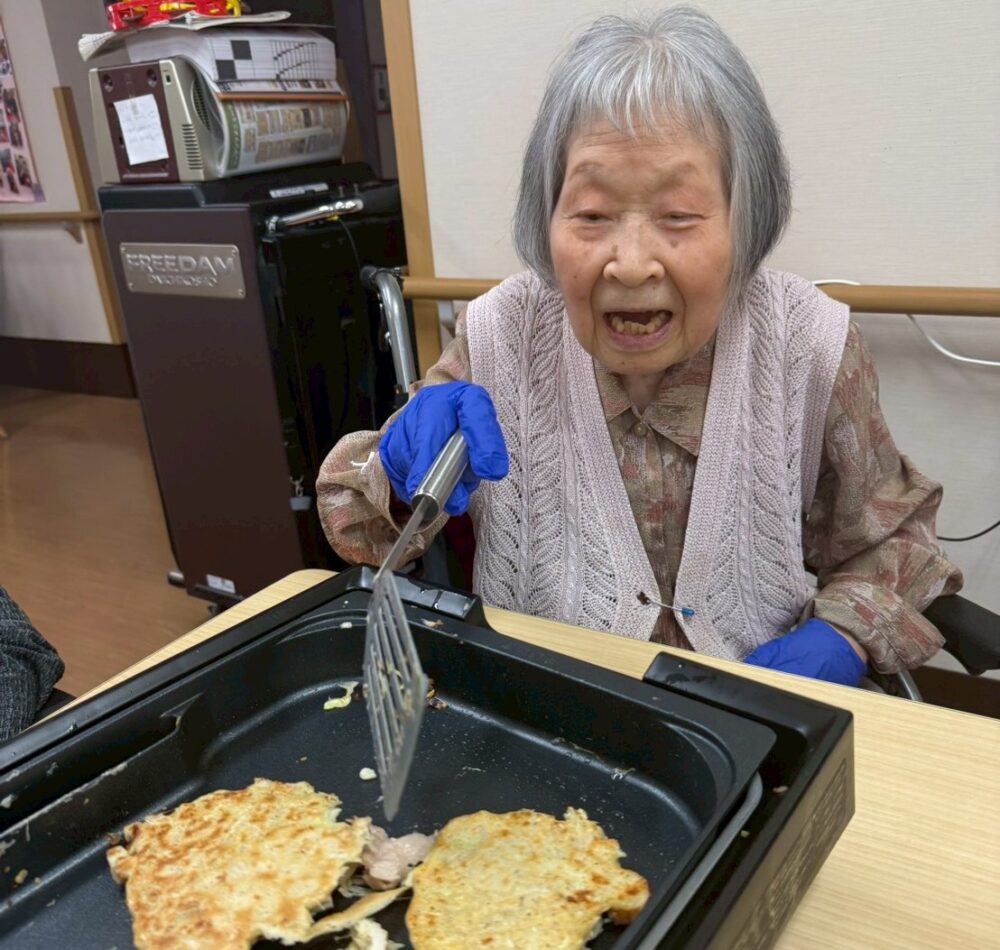 ソースの香り(^///^)自分で焼くお好み焼き🍴😋
