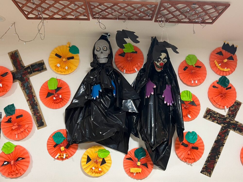 ハロウィン壁画作成👻💛